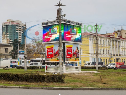 齐普P10户外四面LED广告屏于乌克兰街头闪亮登场