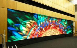 斯坦福大学教室部署高清数字标牌视频墙