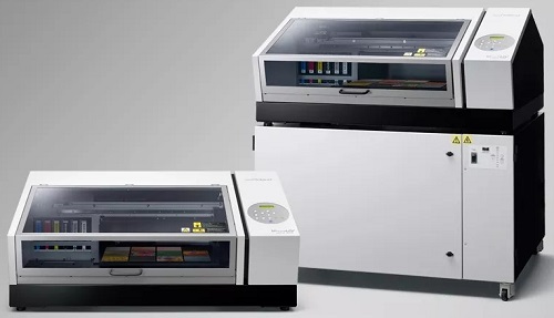 罗兰DG推出VersaUVLEF2-200台式UV平板打印机