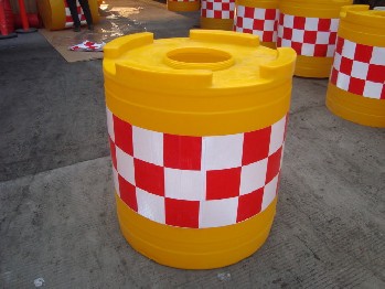 防撞桶贴膜、防撞桶反光膜、防撞桶贴、隔离墩贴膜